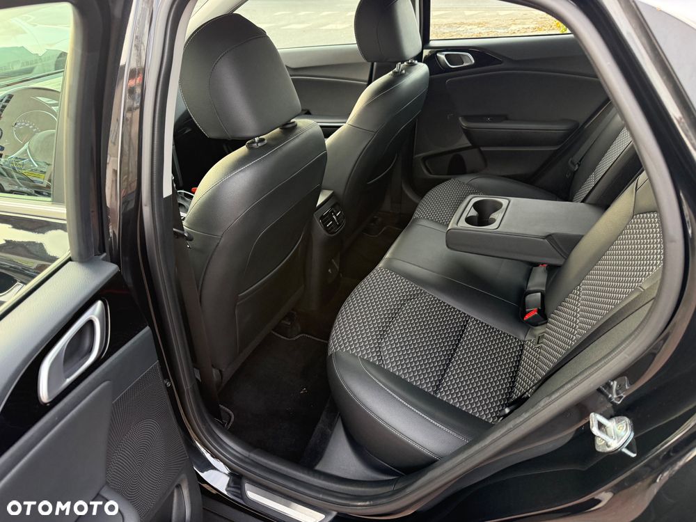 Kia XCeed 1.5 T-GDI L Business Line DCT - 12