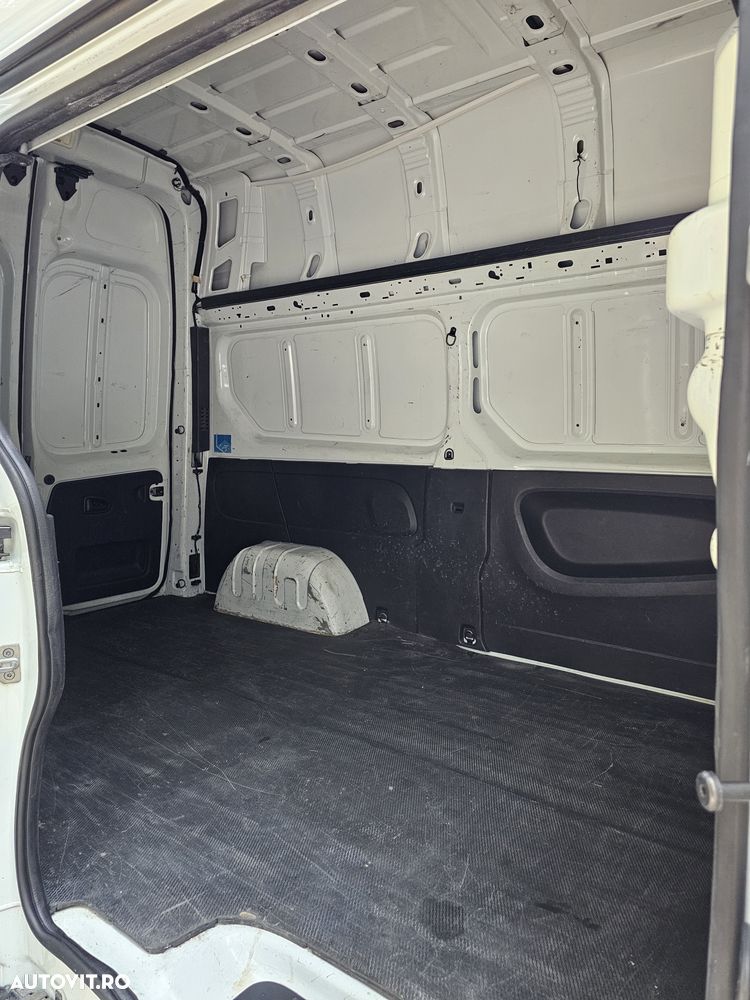 Renault TRAFIC - 16