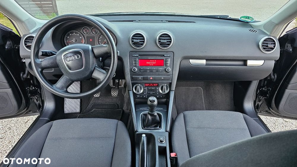 Audi A3 Sportback 1.6 Ambiente - 8