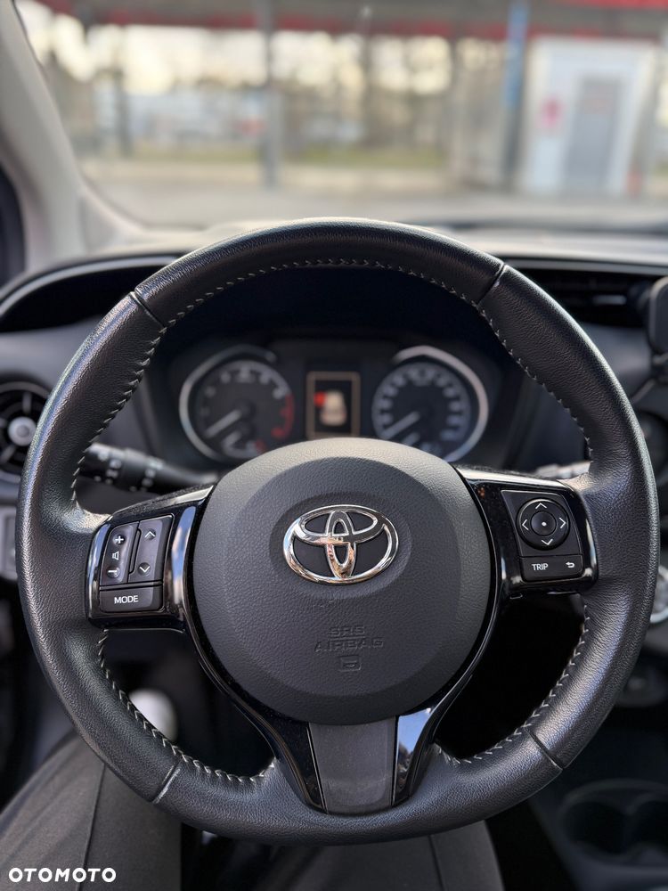Toyota Yaris 1.5 Premium - 9