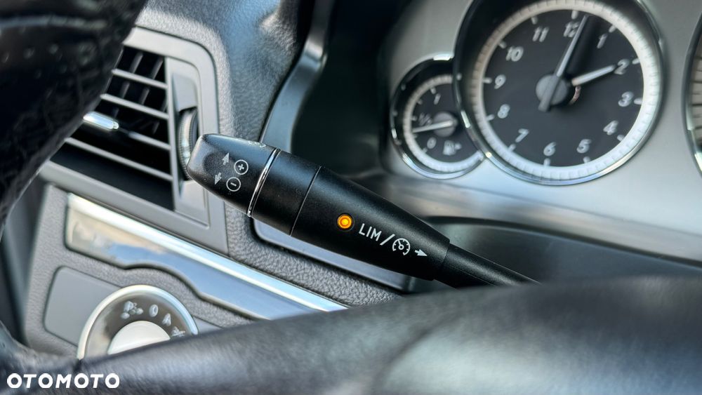 Mercedes-Benz Klasa E 250 CGI BlueEFFICIENCY Automatik Avantgarde - 18