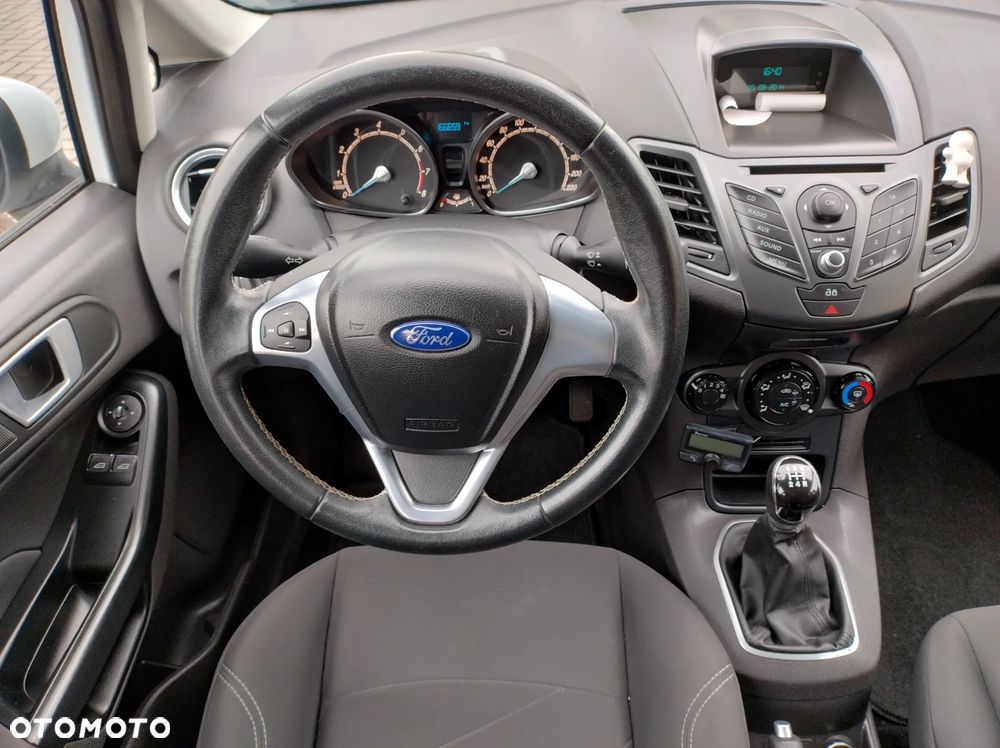 Ford Fiesta 1.25 Champions Edition - 23