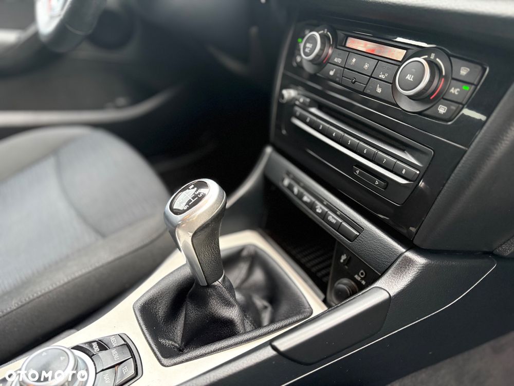 BMW X1 xDrive18d Sport Line - 13