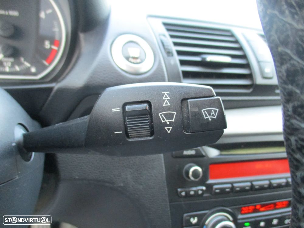 BMW 118 d — fotografia 17