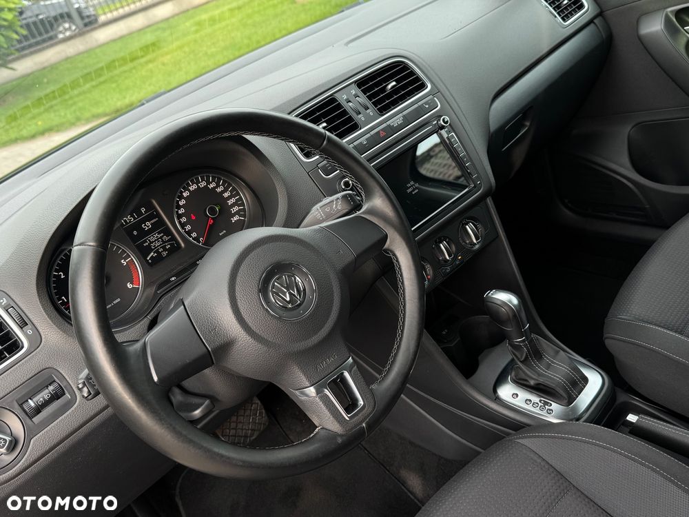 Volkswagen Polo 1.6 TDI DPF Highline DSG - 10