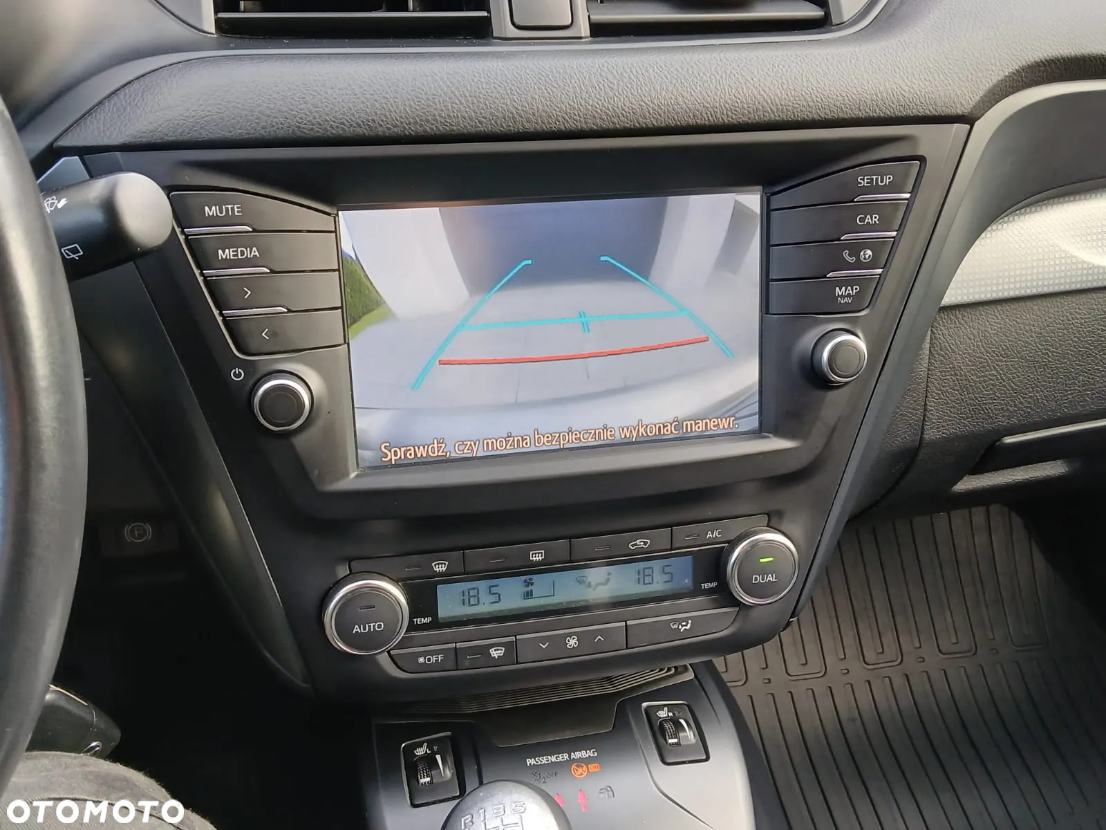 Toyota Avensis Touring Sports 1.8 Comfort - 19