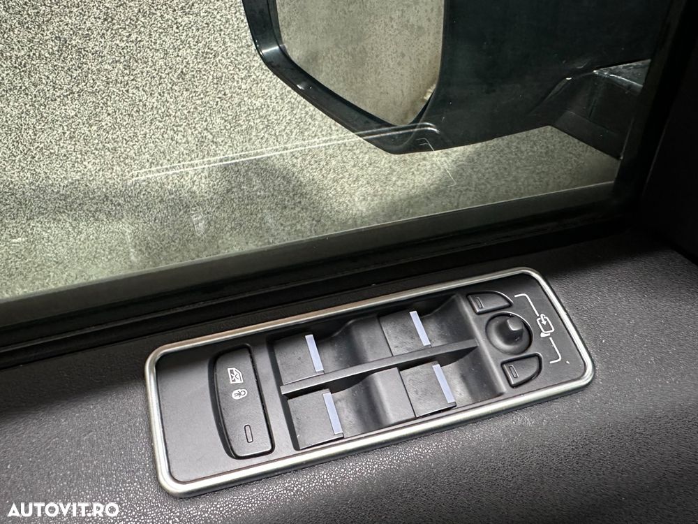 Land Rover Discovery Sport - 13