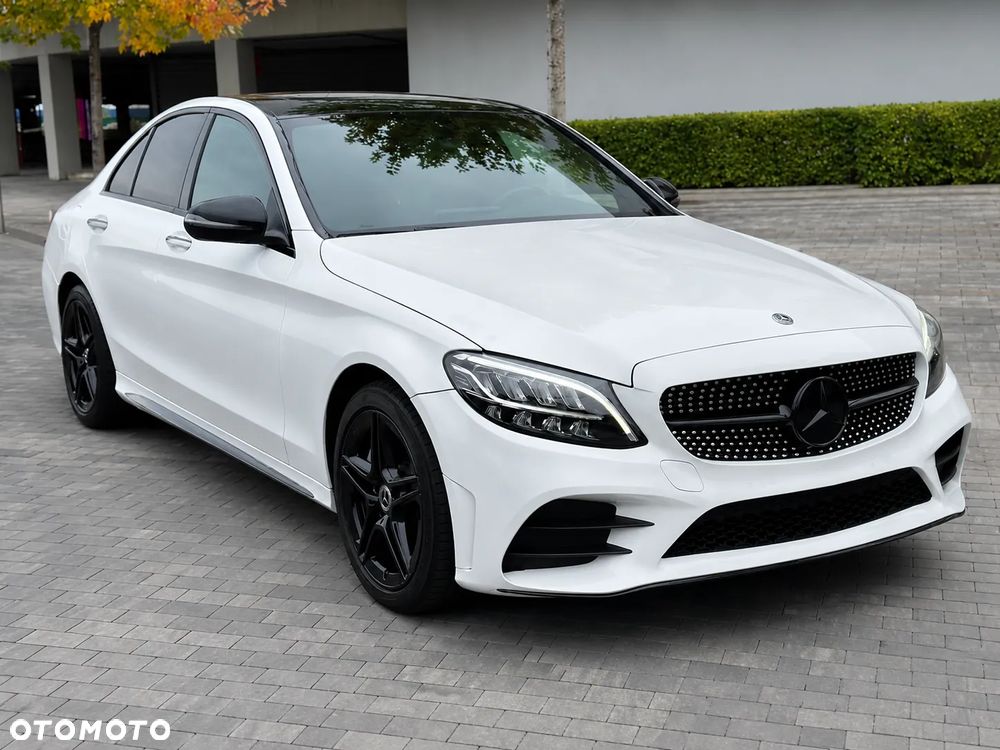 Mercedes-Benz Klasa C 300 9G-TRONIC AMG Line - 1