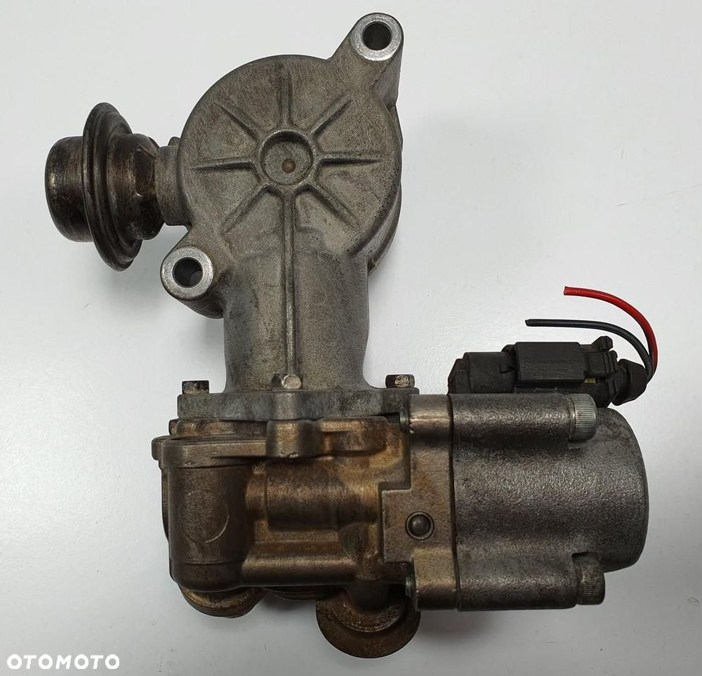 POMPA WTRYSKOWA MERCEDES W207 1.8 CGI - 1