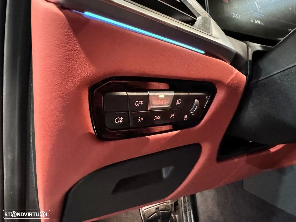 BMW M3 Competition xDrive Pack 50 anos M - 35