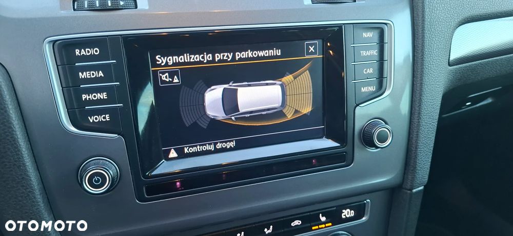 Volkswagen Golf 1.6 TDI BlueMotion Technology Lounge - 23