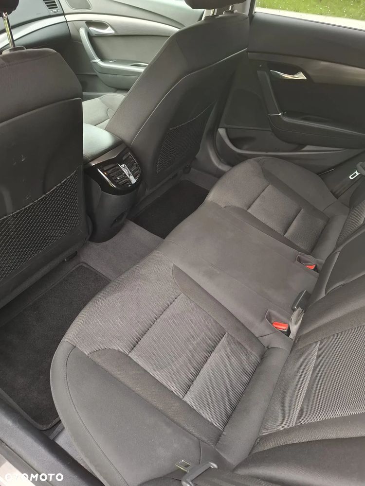Hyundai i40 Kombi 1.7 CRDi DCT Premium - 14