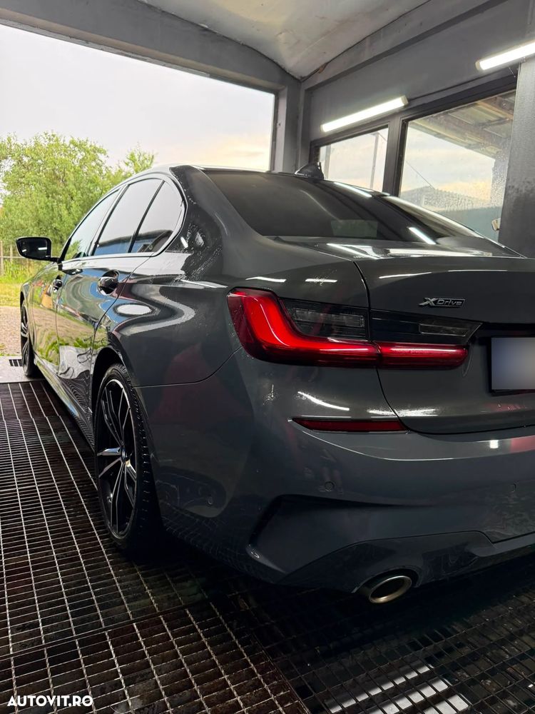 BMW Seria 3 330i xDrive AT - 18
