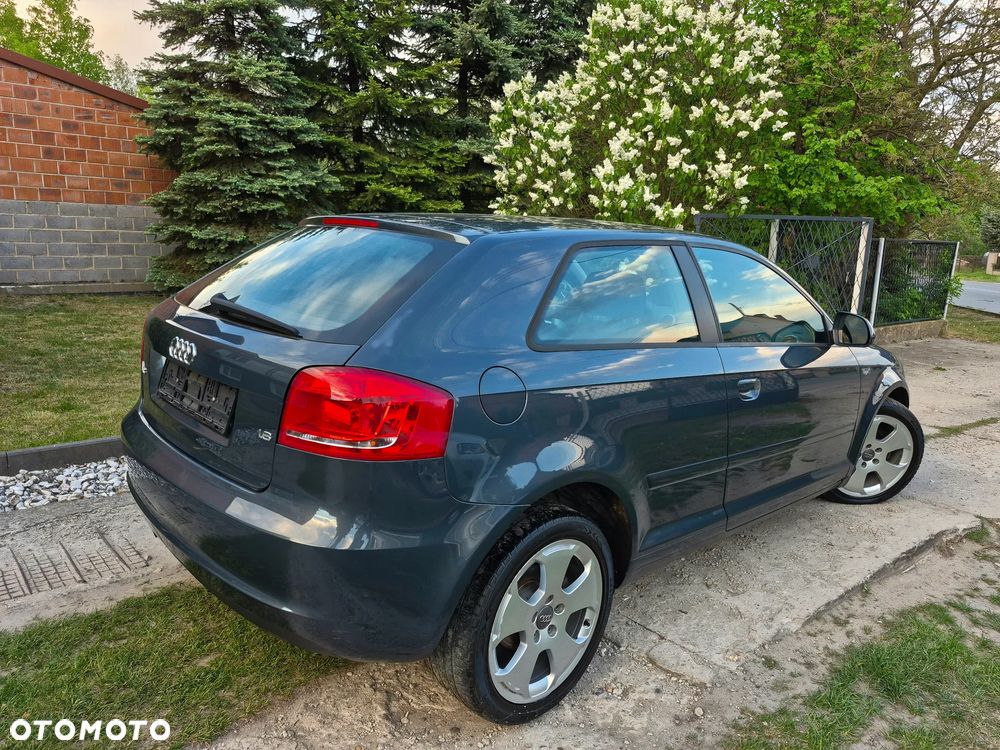 Audi A3 3-drzwiowe 1.6 S line Sportpaket (plus) - 4