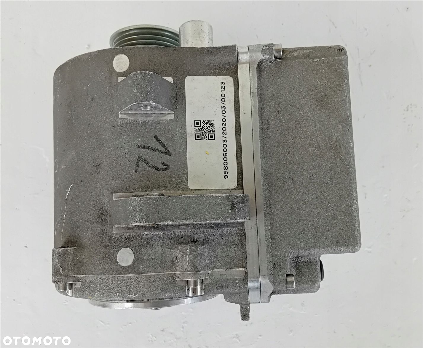ALTERNATOR MERCEDES AMG H1779063500 NOWY - 2