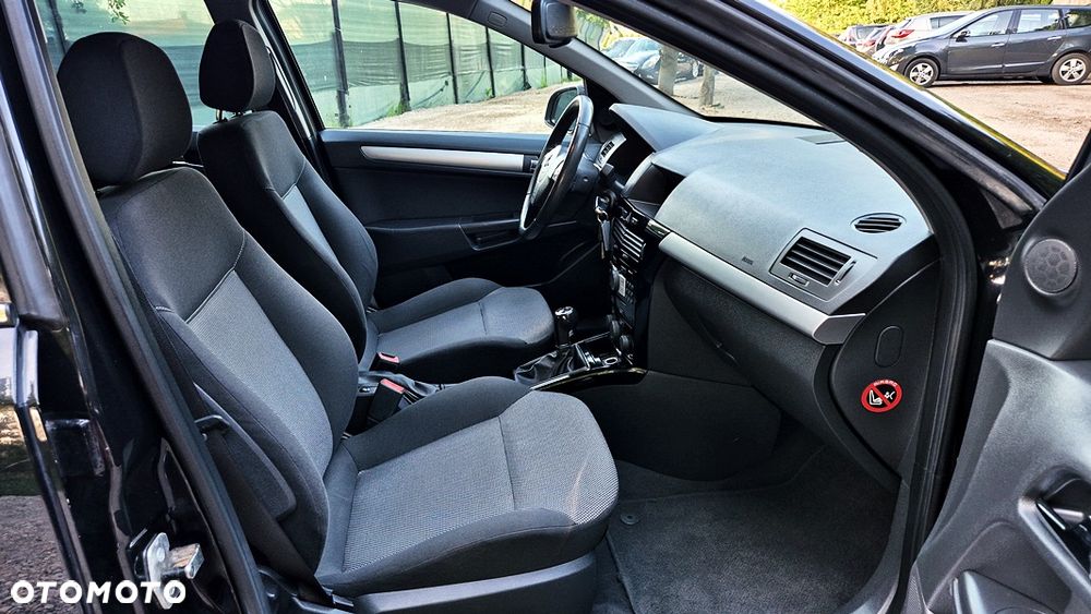 Opel Astra 1.6 NAVI - 40
