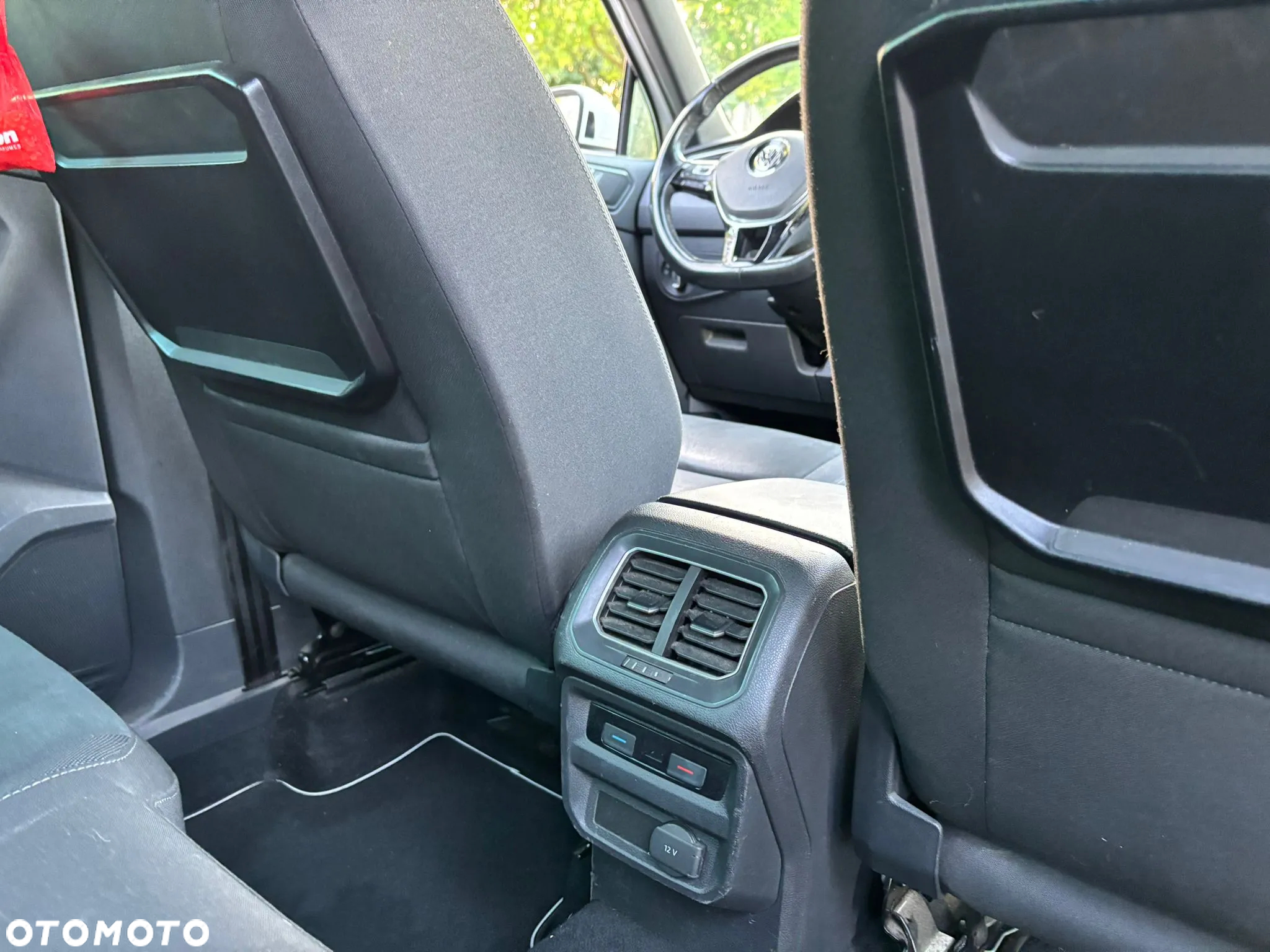 Volkswagen Tiguan - 12