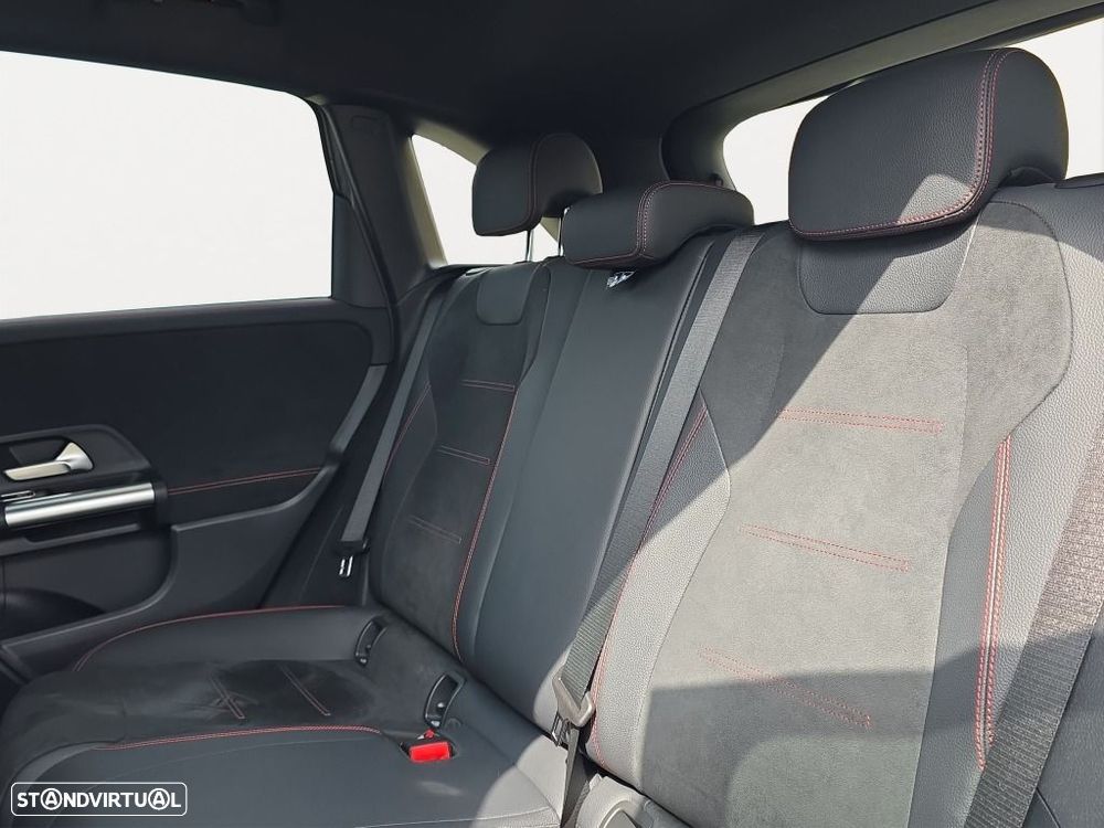 Mercedes-Benz B 180 d - 15