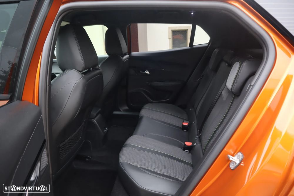 Peugeot e-2008 50 kWh GT - 23