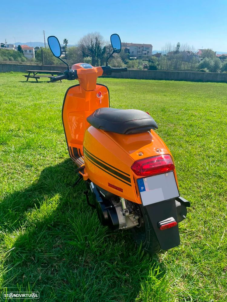 Lambretta V125 Special - 9