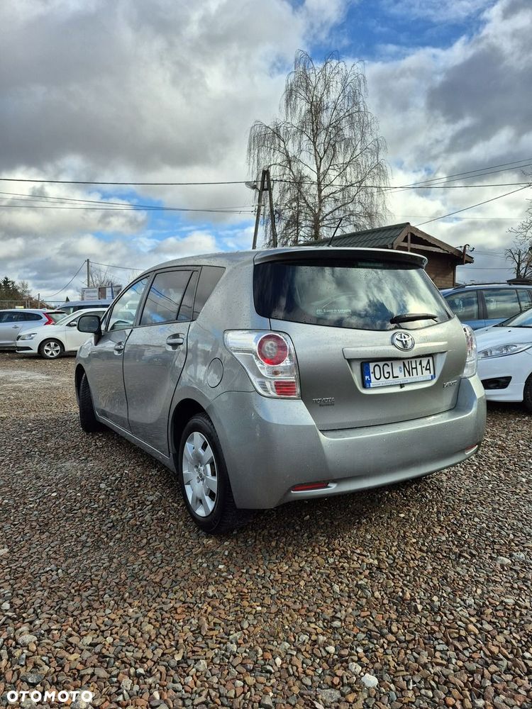 Toyota Verso - 3
