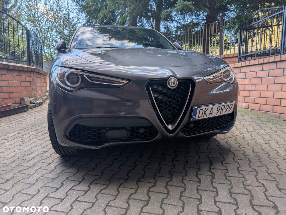 Alfa Romeo Stelvio 2.0 Turbo 16V AT8-Q4 Ti - 1