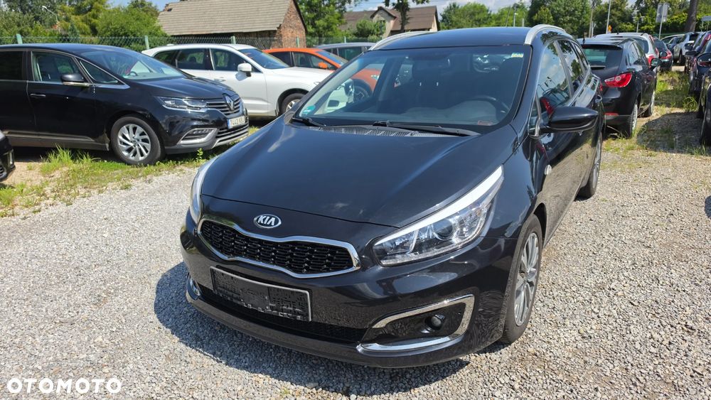 Kia Ceed 1.6 GDI Dream Team Edition - 30