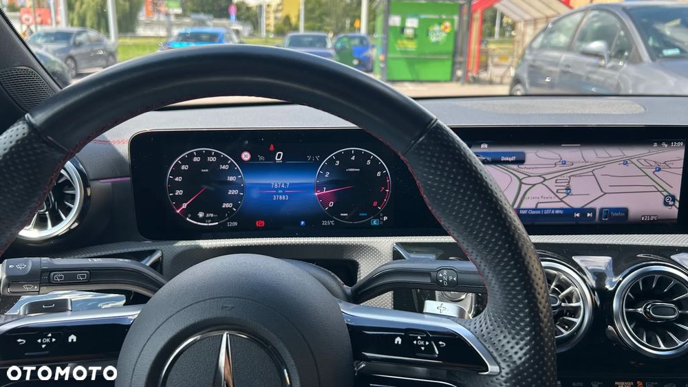 Mercedes-Benz CLA 200 7G-DCT - 17