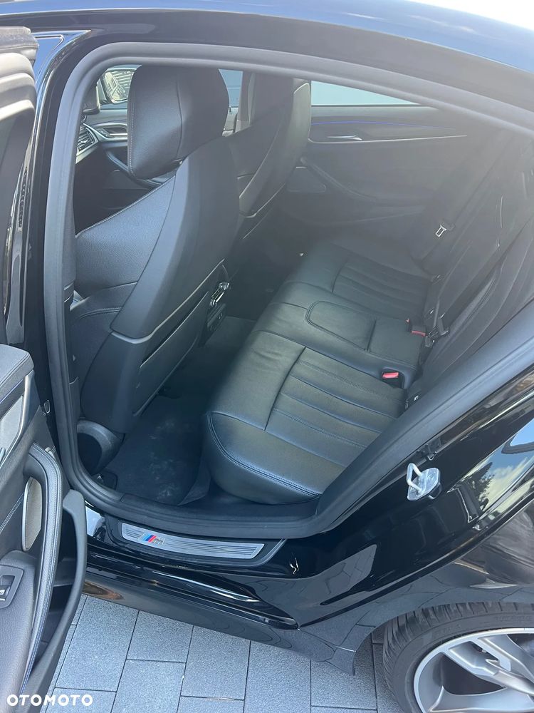 BMW Seria 5 M550i xDrive - 8