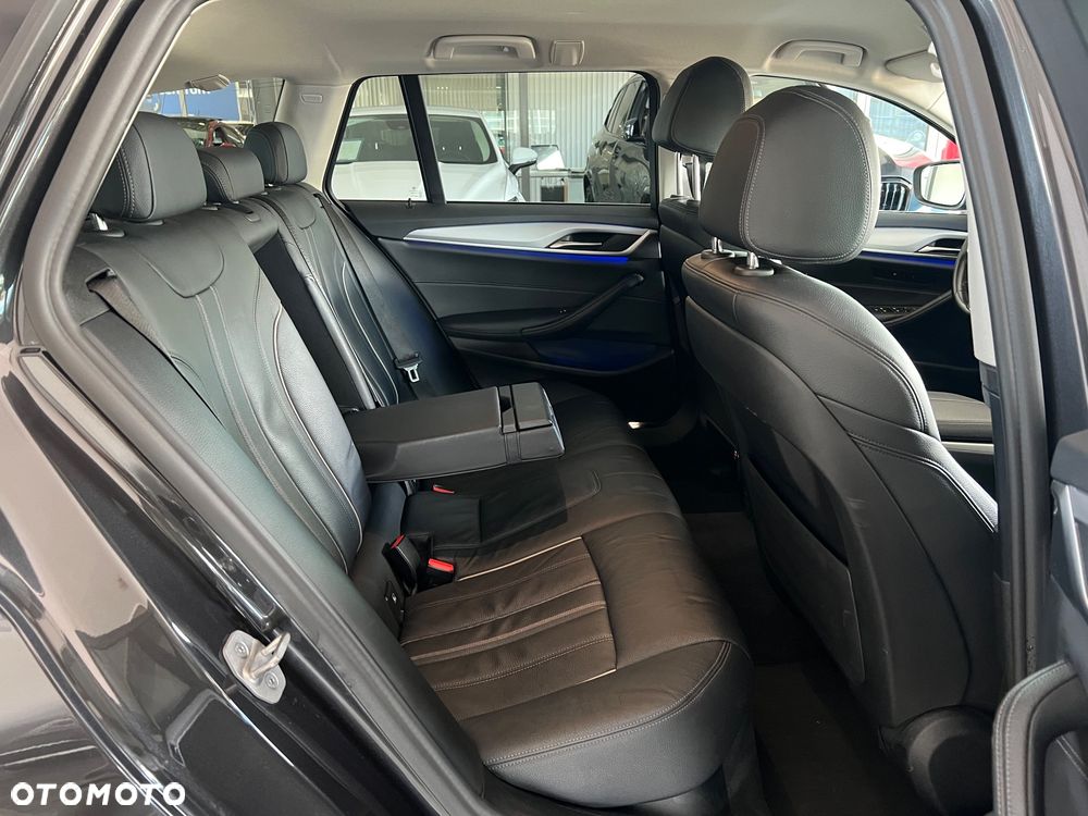 BMW Seria 5 520d xDrive mHEV Luxury Line sport - 38