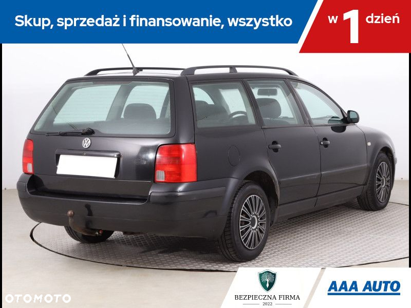 Volkswagen Passat - 6