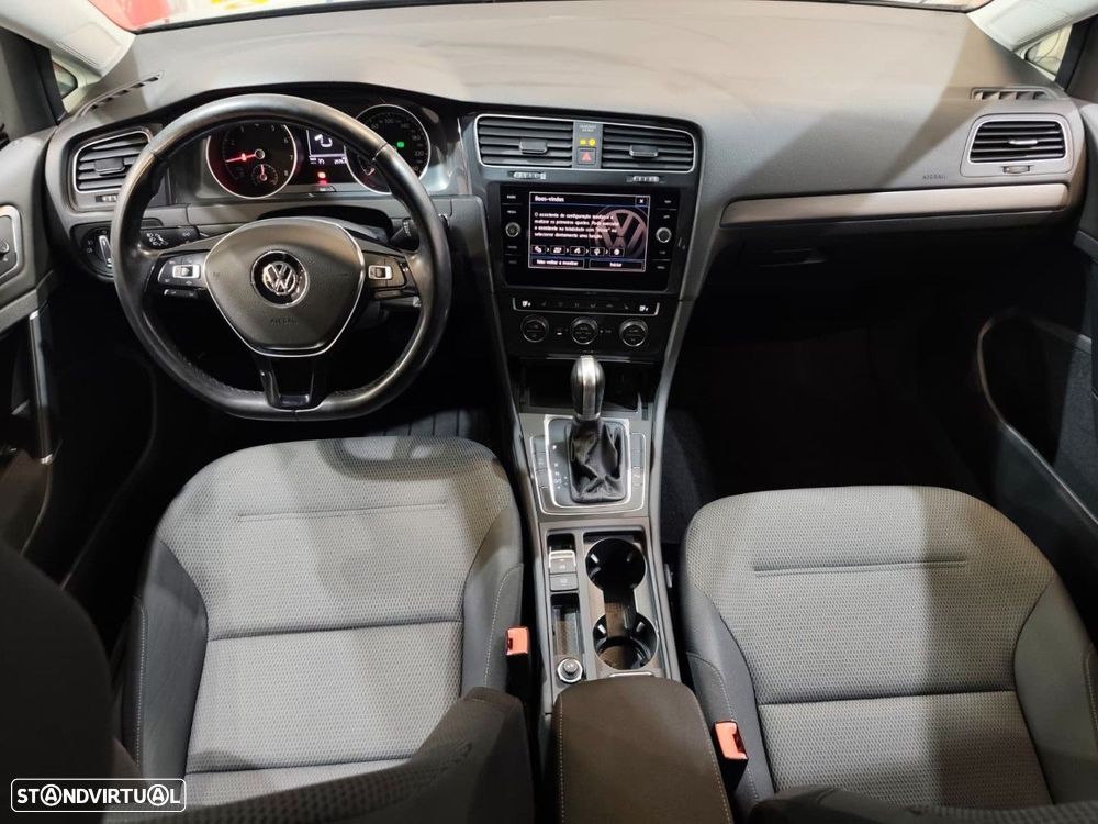 VW Golf 1.0 TSI Confortline DSG - 10