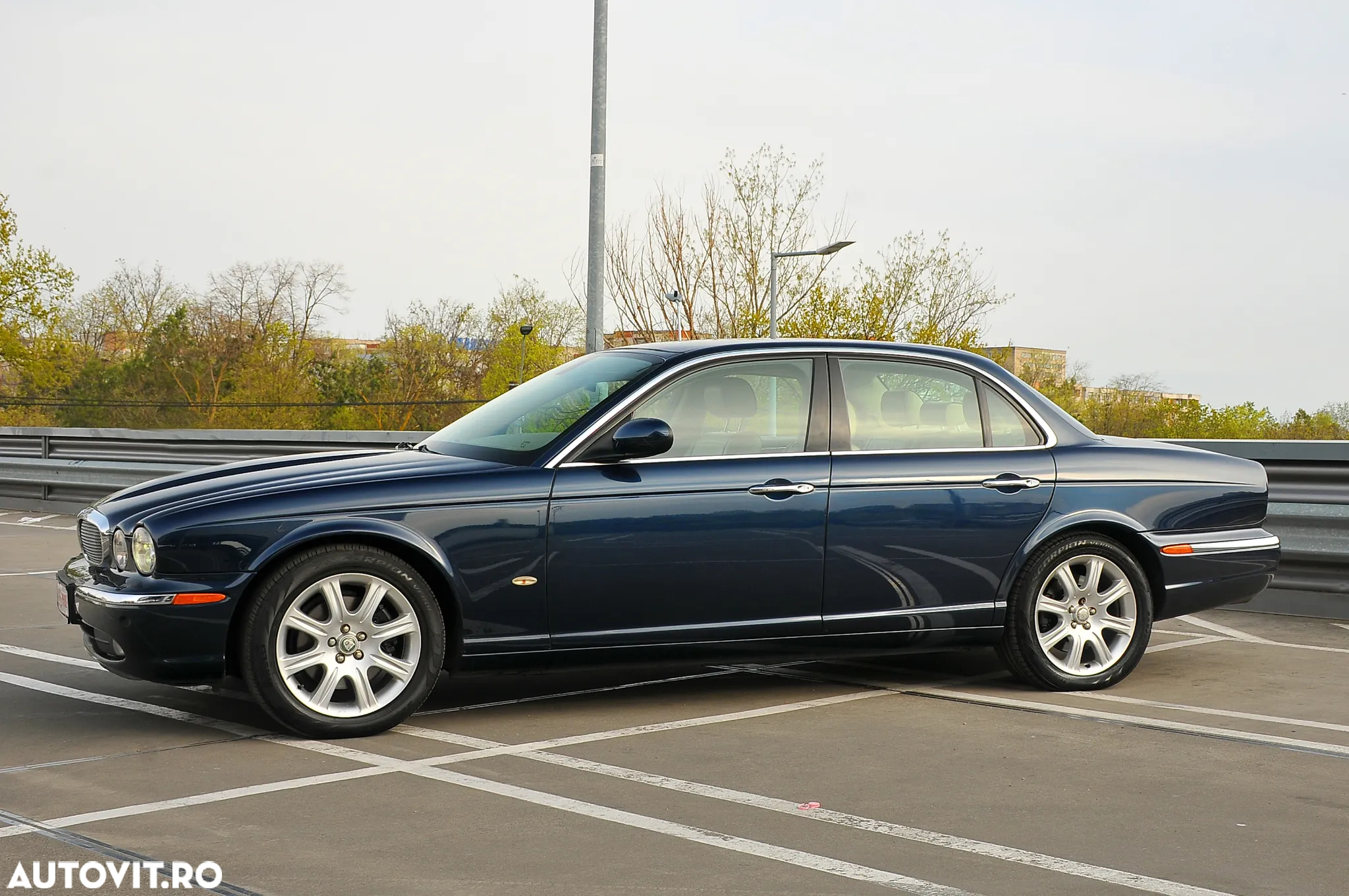 Jaguar XJ XJ6 2.7 Twin Turbo Diesel (LWB) Sovereign Last Edition - 4
