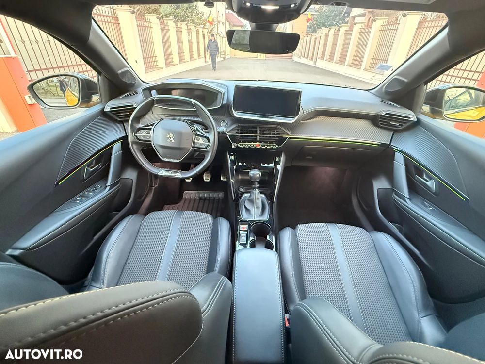 Peugeot 208 1.2 L PureTech STT GT Pack - 8