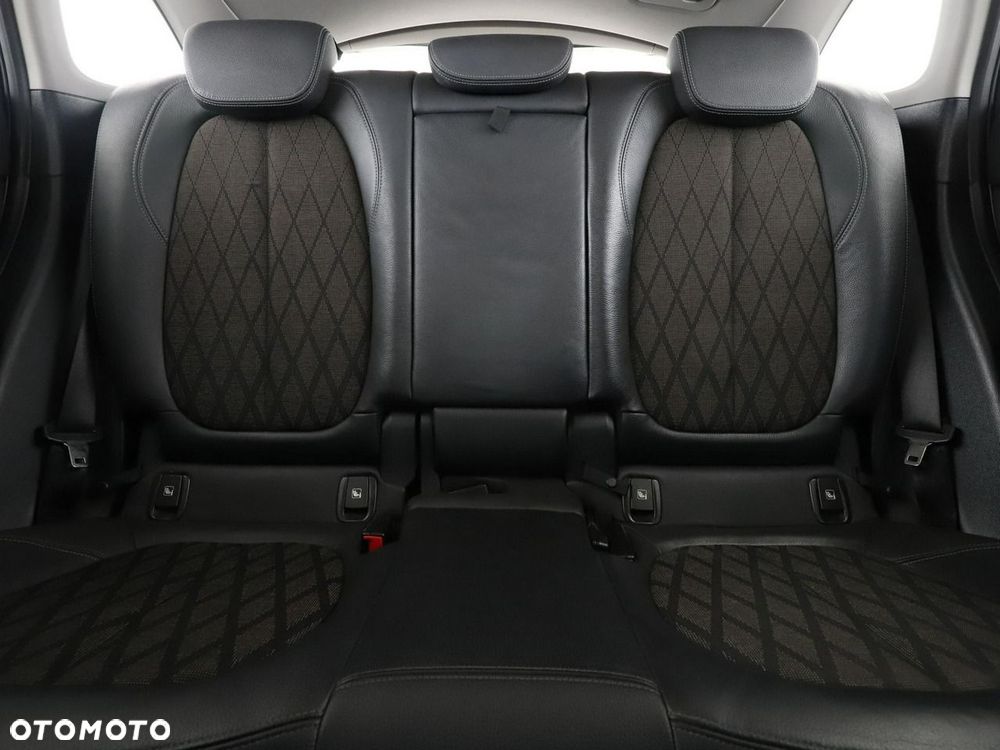 BMW X1 sDrive18d xLine - 19