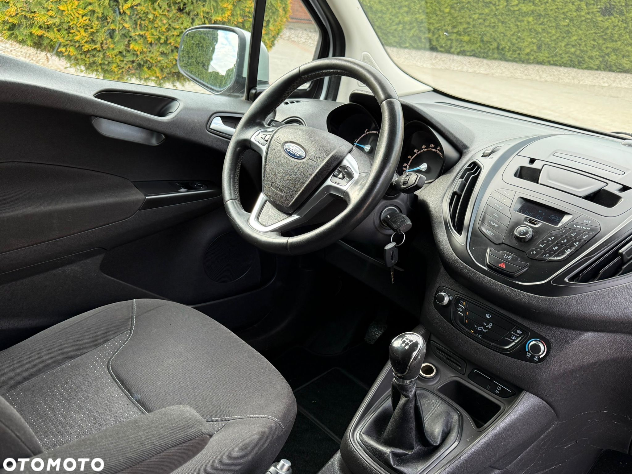 Ford Transit Courier - 8