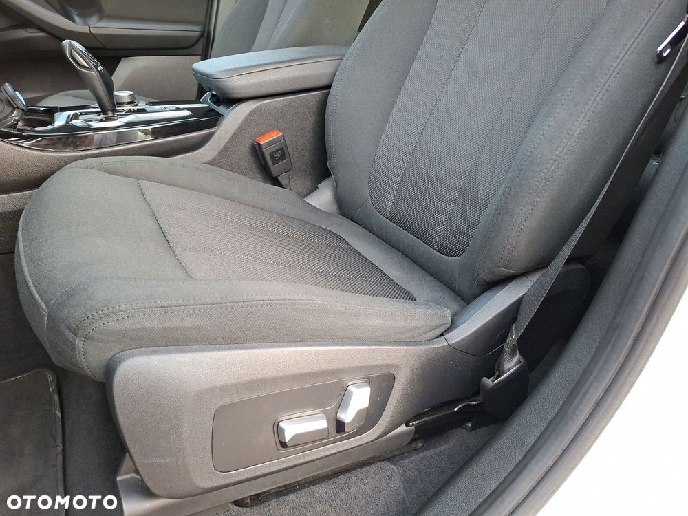BMW X3 sDrive18d Advantage - 14