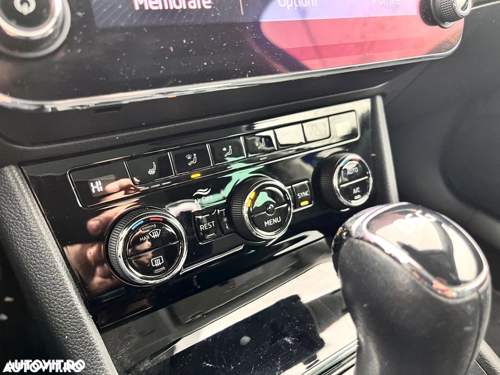 Skoda Superb 2.0 TDI DSG Sportline - 23