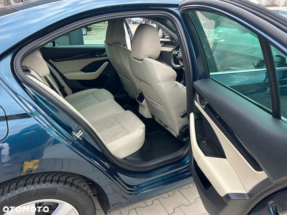 Skoda Octavia 2.0 TDI DSG Premium Edition - 20