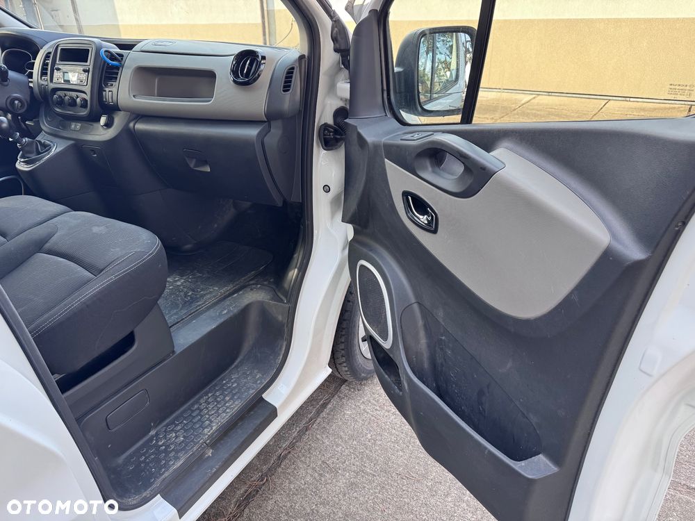 Renault TRAFIC - 12