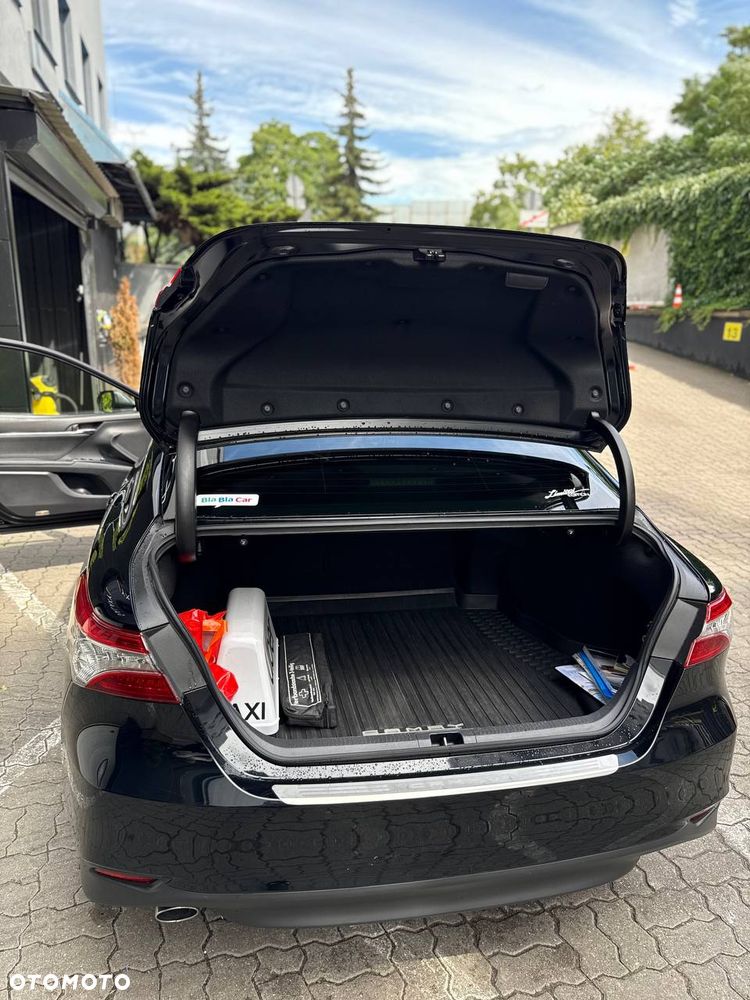 Toyota Camry Executive - 32