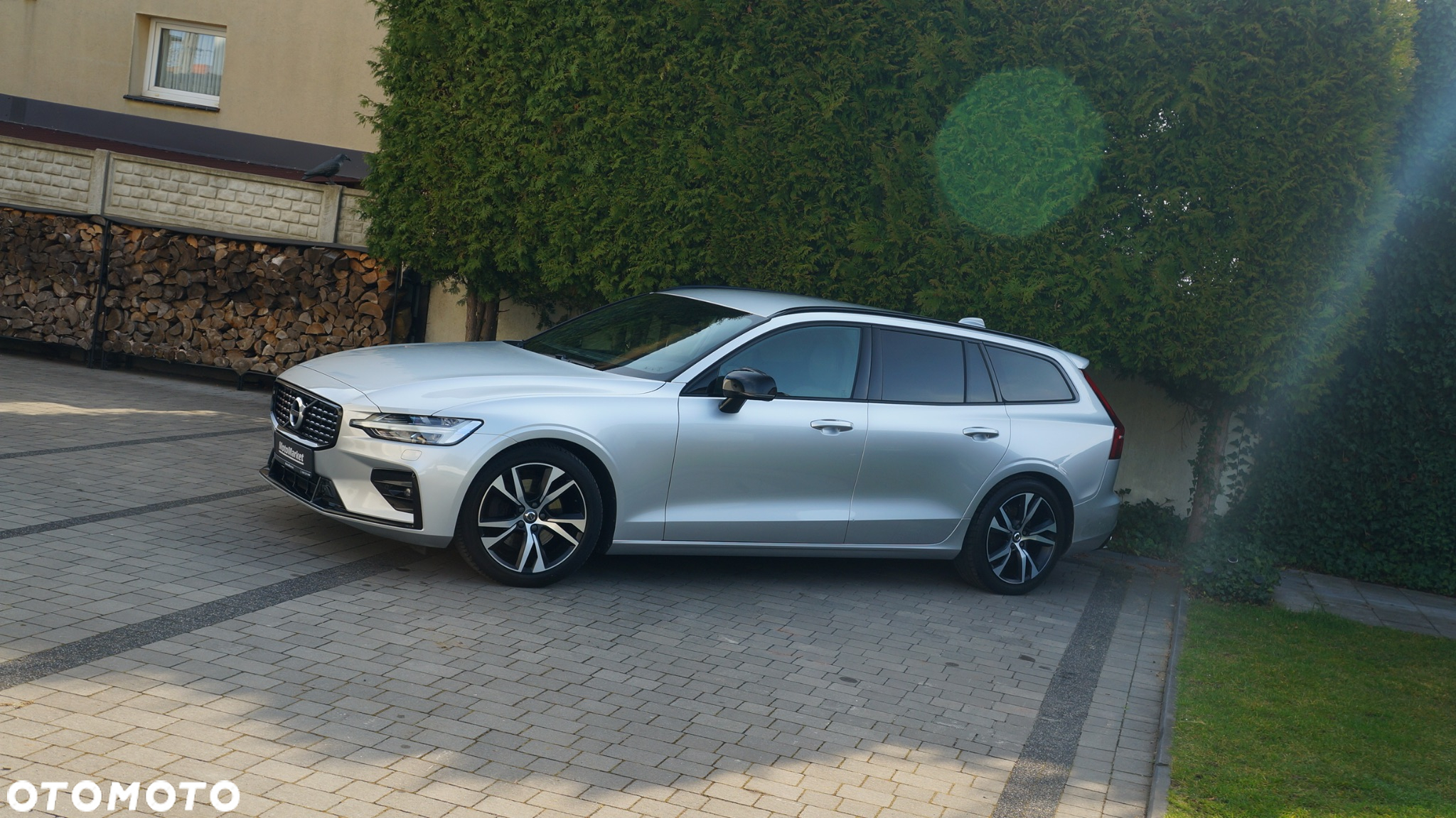 Volvo V60 D4 Geartronic R-Design - 11