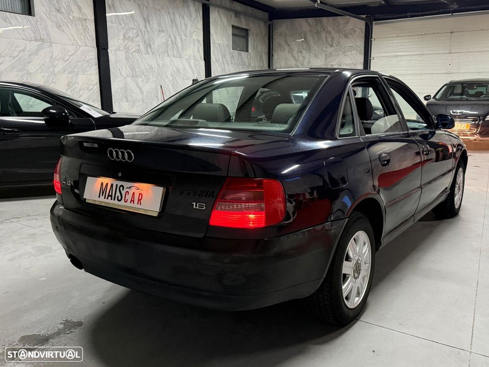 Audi A4 1.6 Confort - 6