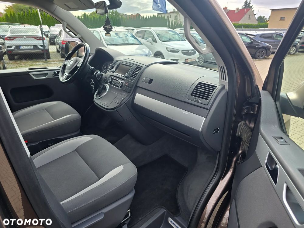 Volkswagen Multivan - 12