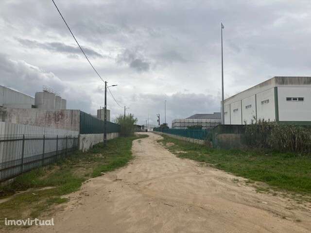 Terreno industrial para venda no Cartaxo - Grande imagem: 2/4