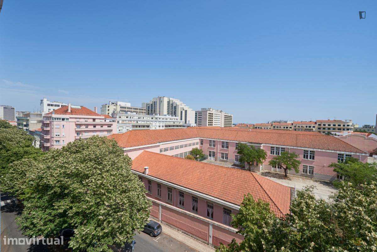 Quarto - localizado em Marquês de Pombal Lisbon - Grande imagem: 5/13