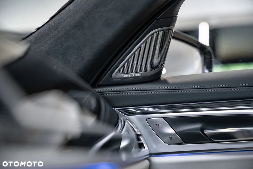 BMW Seria 7 M760Li xDrive - 29