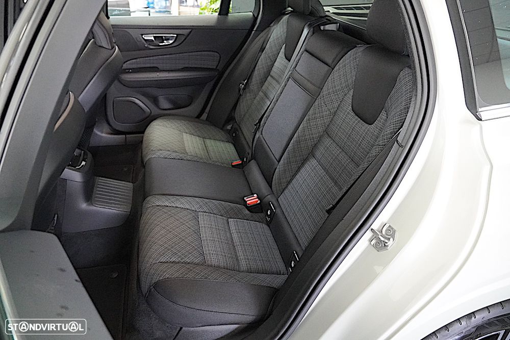 Volvo V60 2.0 T6 AWD TE Inscription Expression - 17