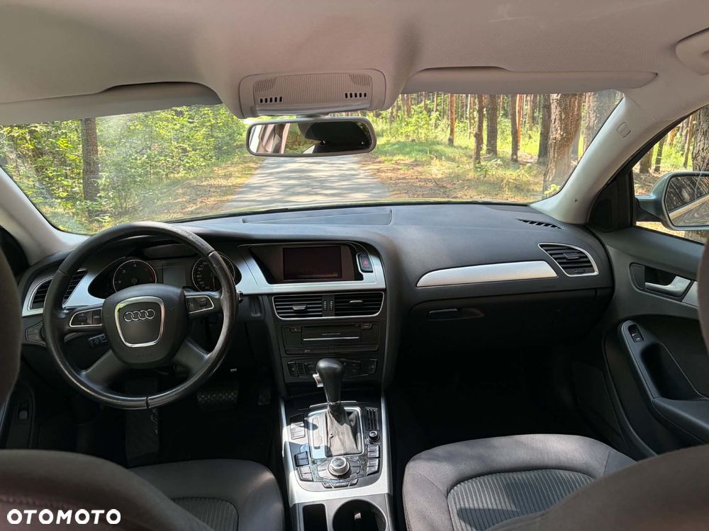 Audi A4 Limousine - 11