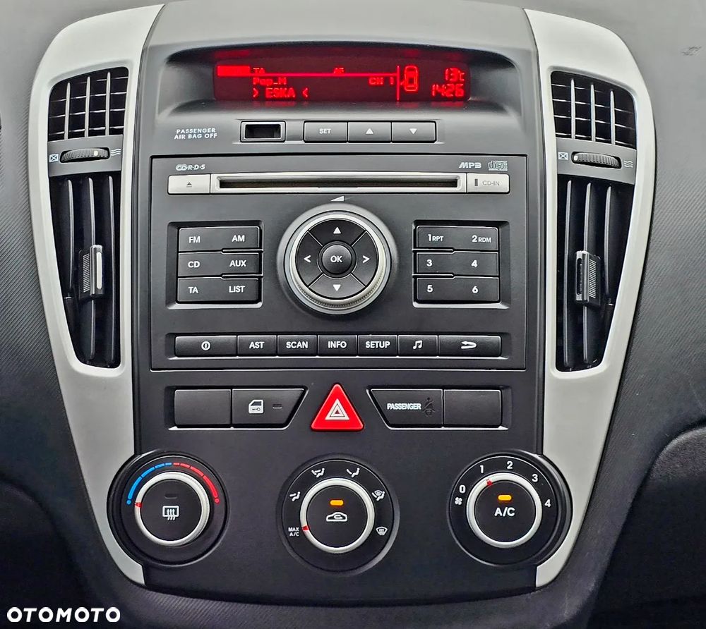 Kia Ceed - 21